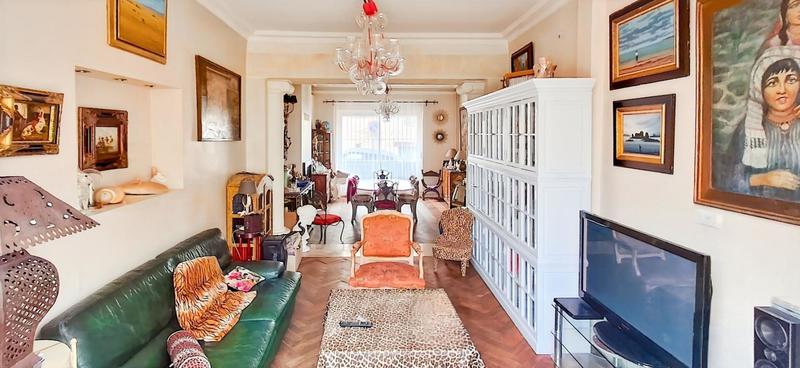 Maison - 335 m² - 8 pièces