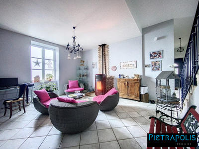 Maison - 270 m² - 8 pièces