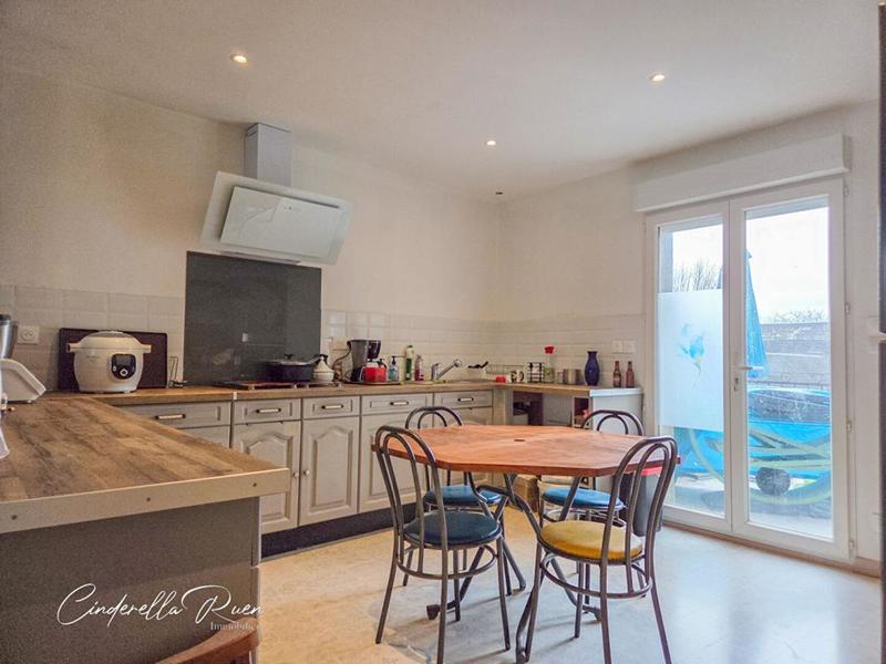 Maison - 275 m² - 11 pièces