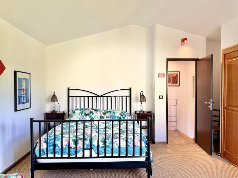 Propriété - 242 m² - 7 pièces