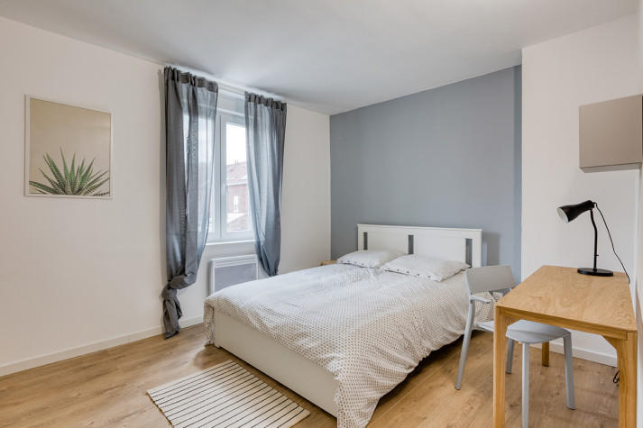 Appartement - 100 m² - 5 pièces