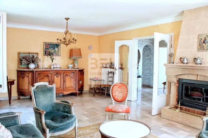 Villa - 228 m² - 10 pièces
