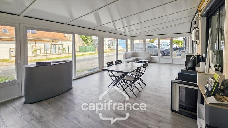 Local commercial - 372 m² - 9 pièces