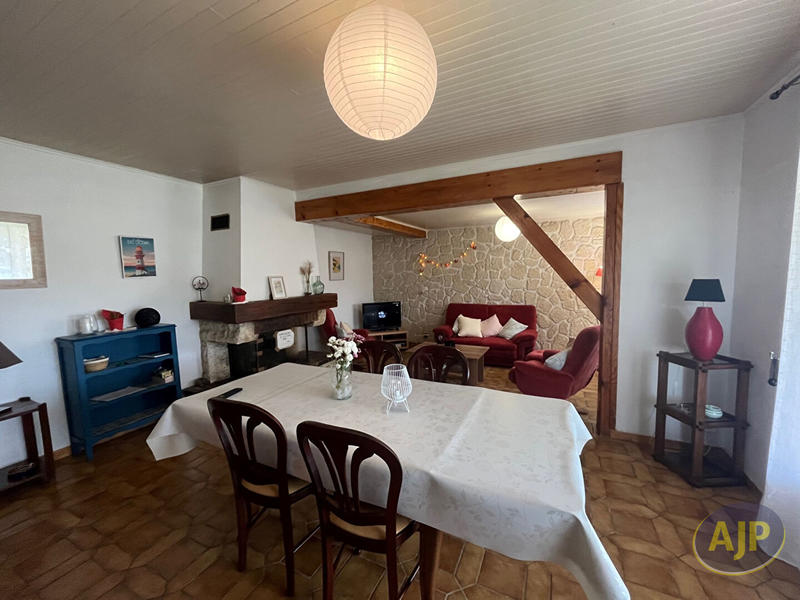 Maison - 90 m² - 4 pièces