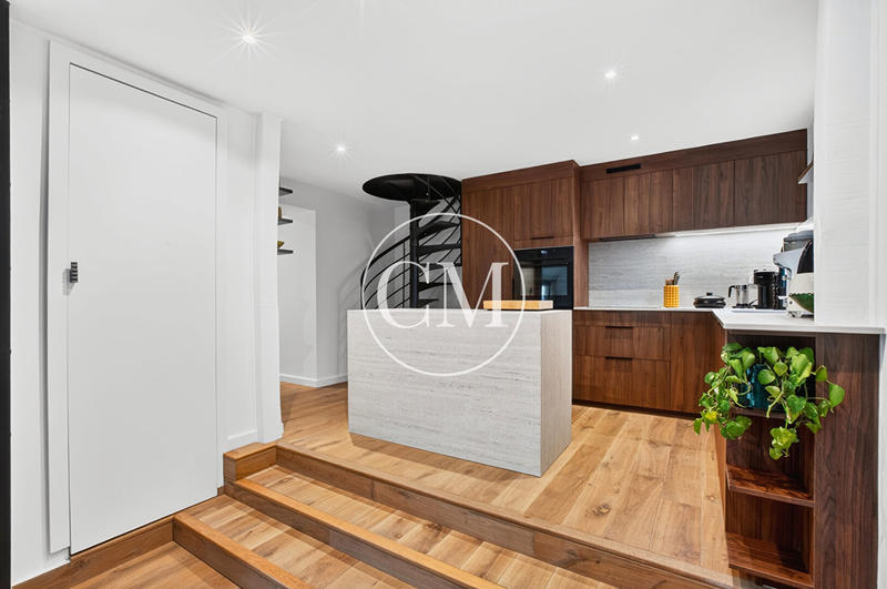 Maison - 215 m² - 6 pièces