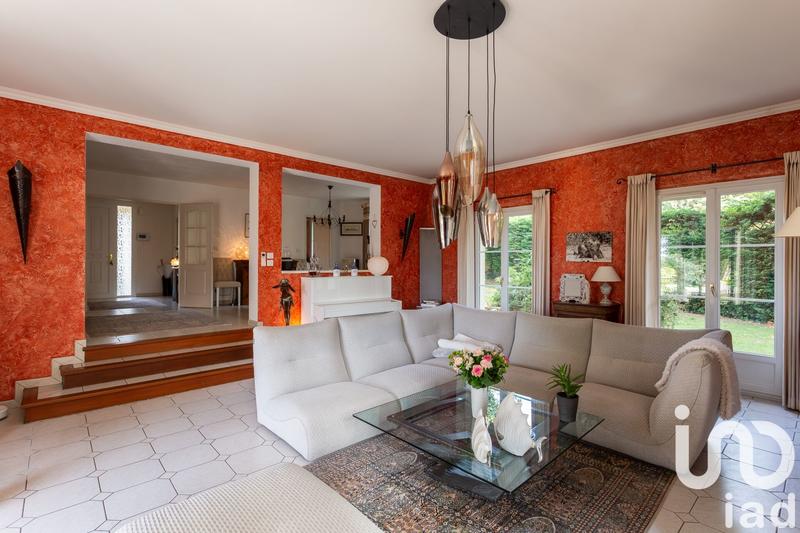 Maison - 218 m² - 8 pièces