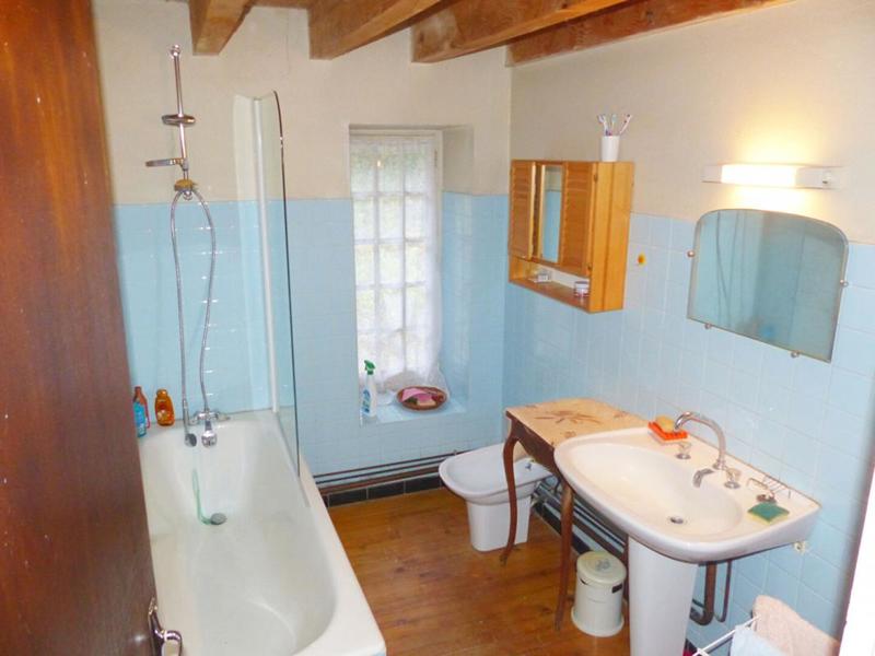 Maison - 220 m² - 8 pièces