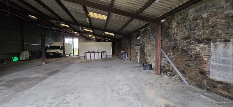 Maison - 300 m² - 4 pièces