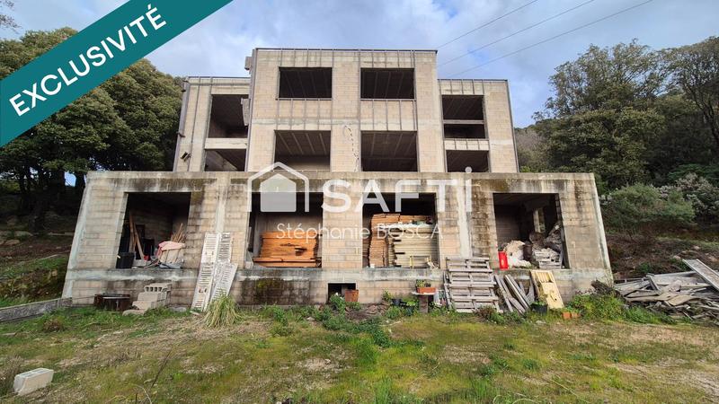 Maison - 220 m² - 6 pièces