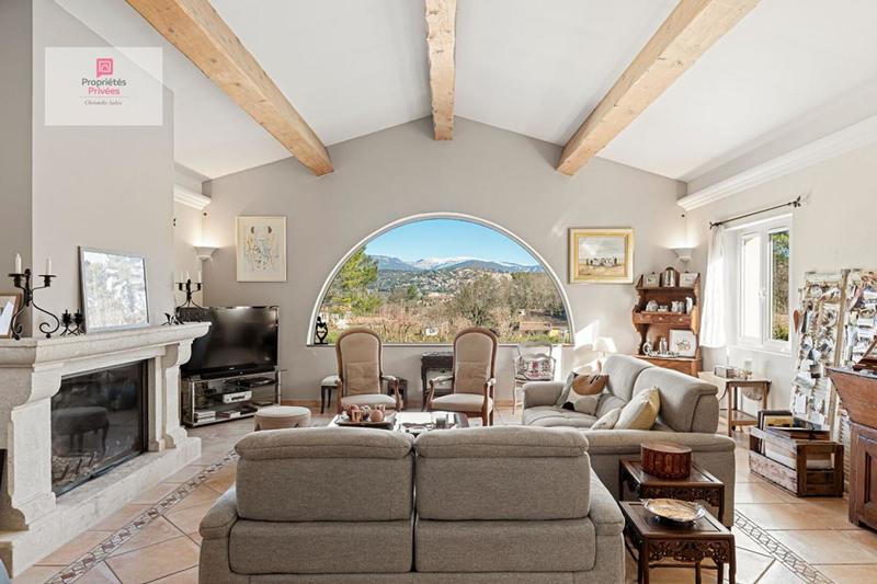 Maison - 275 m² - 8 pièces