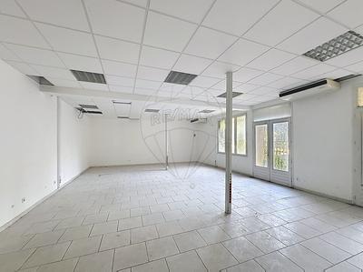 Bureau - 3 600 m² - 45 pièces