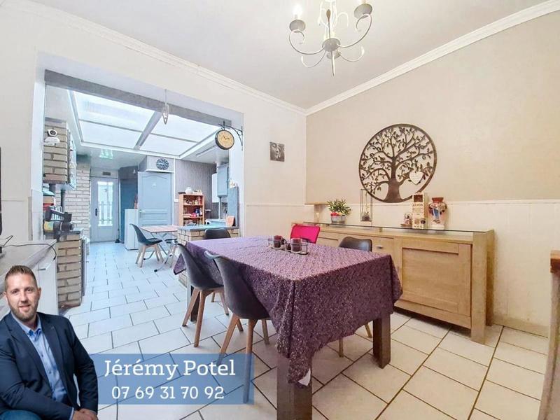 Maison - 95 m² - 7 pièces