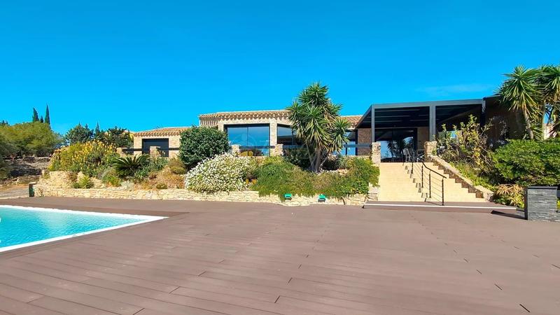 Maison - 263 m² - 8 pièces