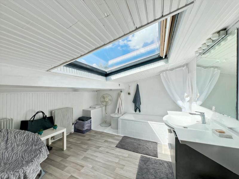 Maison - 205 m² - 7 pièces