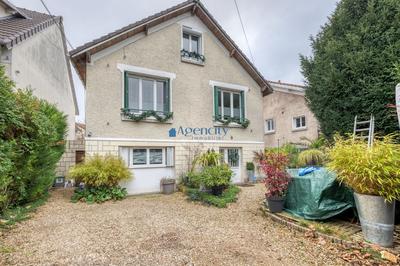 Maison - 137 m² - 6 pièces