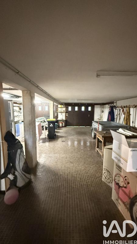 Maison - 220 m² - 5 pièces