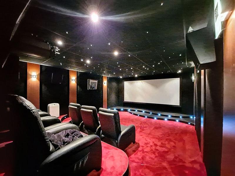 Maison - 400 m² - 11 pièces