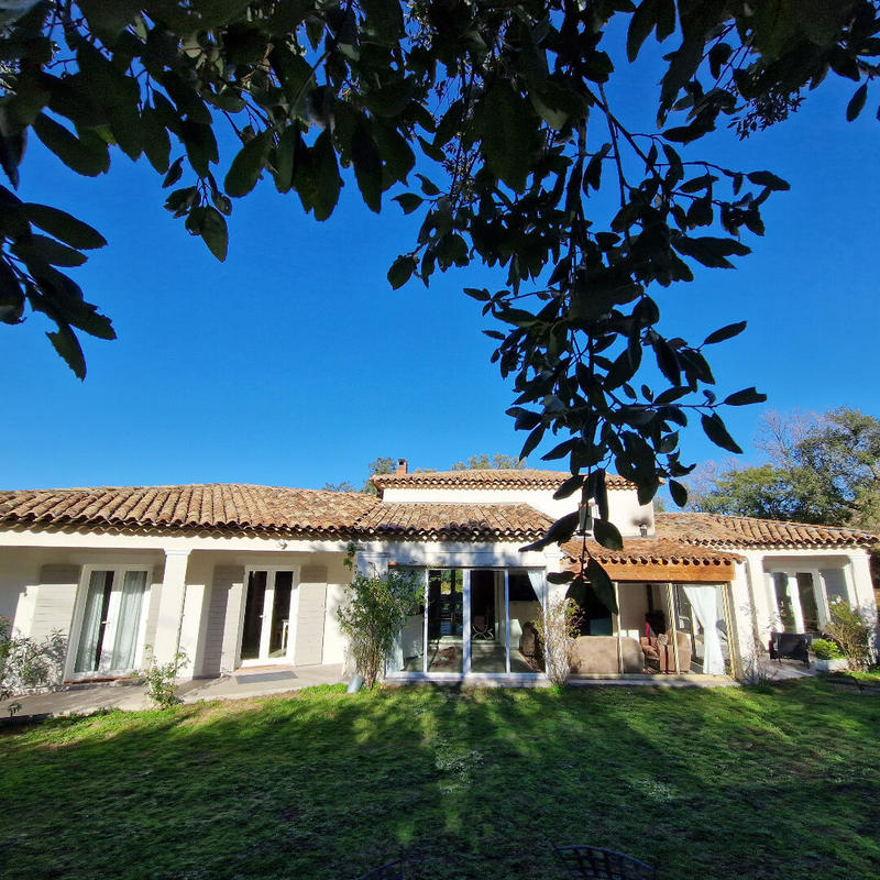 Maison - 205 m² - 8 pièces