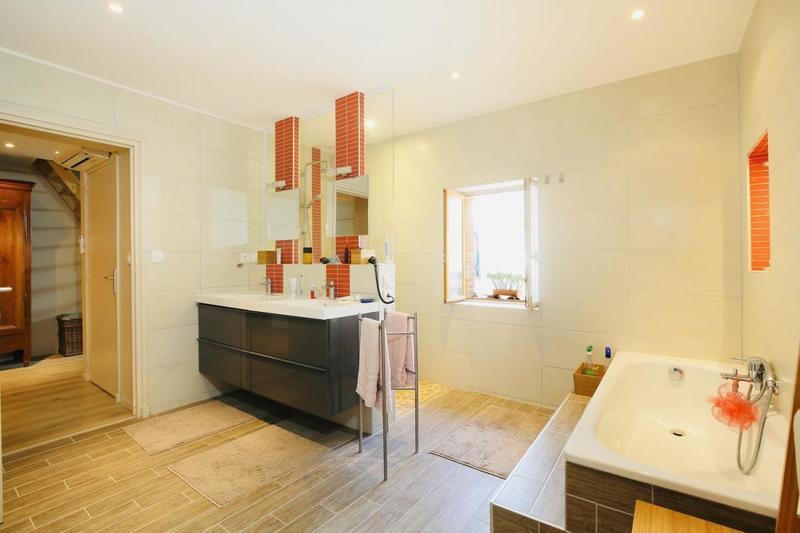 Maison - 310 m² - 6 pièces