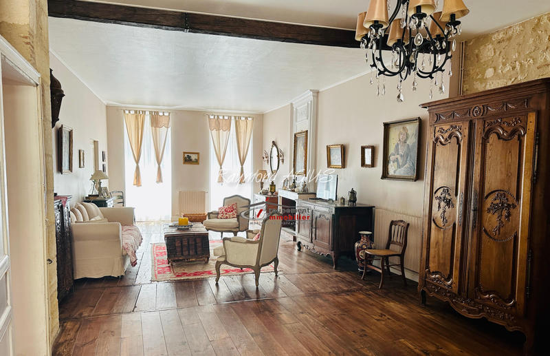 Maison de village - 315 m² - 8 pièces