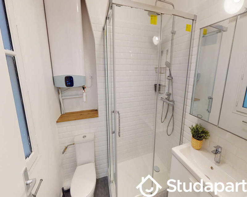 Chambre - 100 m² - 1 pièce