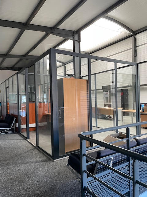 Entrepôt - 1 455 m²