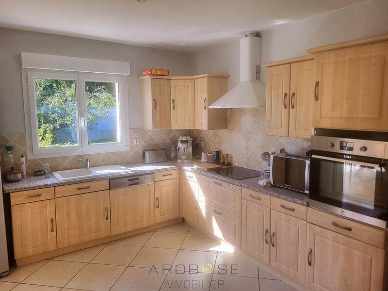 Maison - 205 m² - 7 pièces