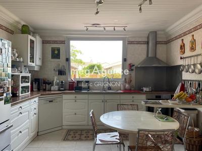 Maison - 159 m² - 7 pièces