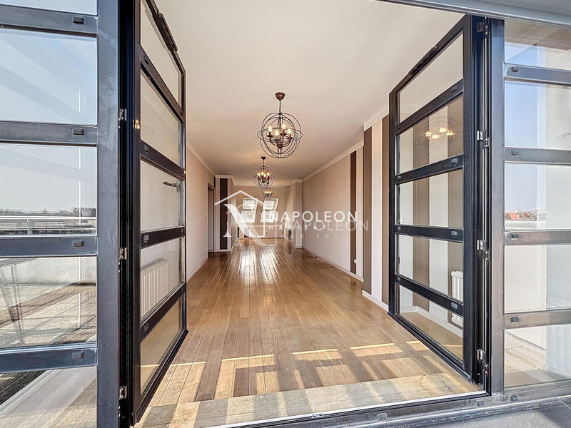 Duplex - 143 m² - 6 pièces