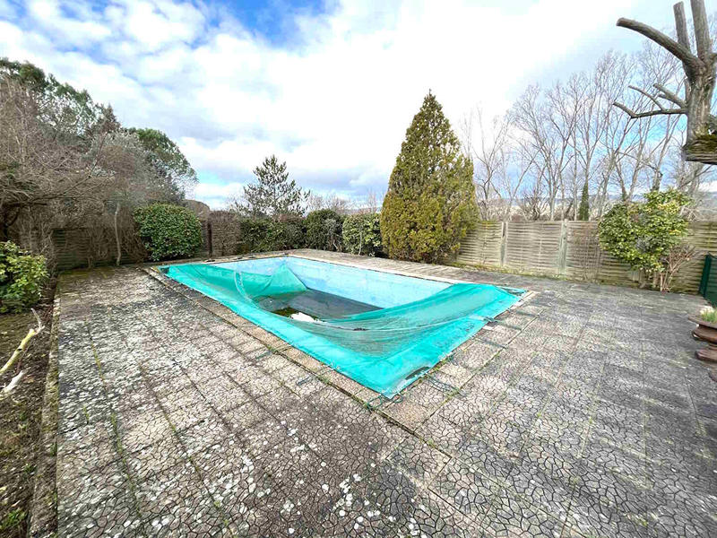 Maison - 199 m² - 7 pièces