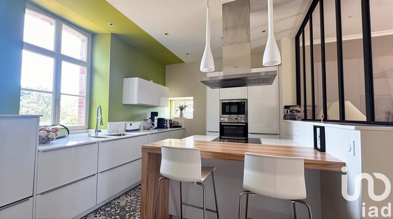 Maison - 278 m² - 10 pièces