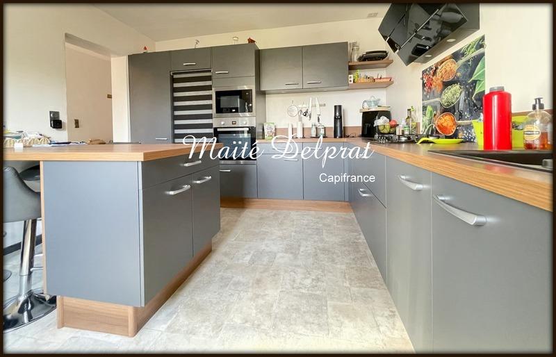 Maison - 218 m² - 10 pièces