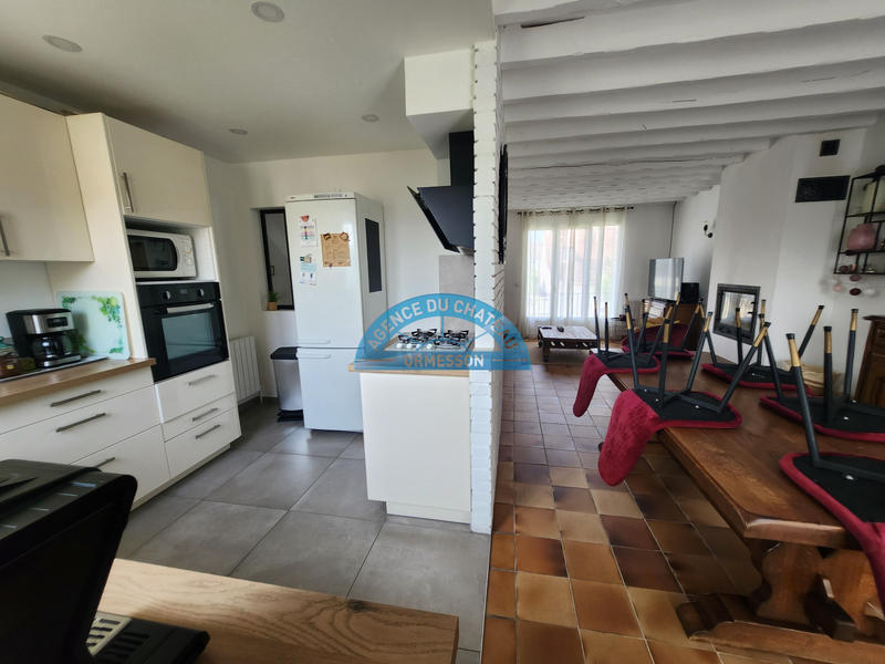 Maison - 180 m² - 8 pièces