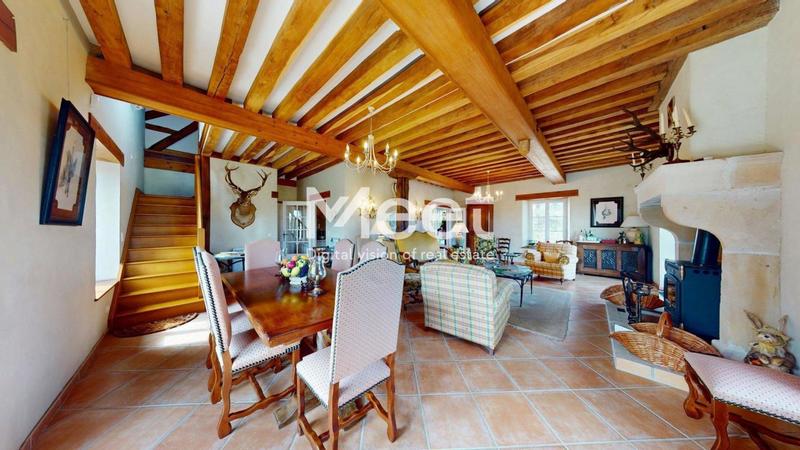 Maison - 561 m² - 15 pièces