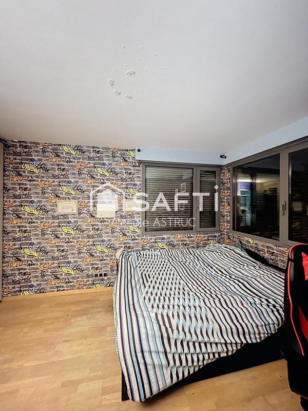 Maison - 200 m² - 6 pièces