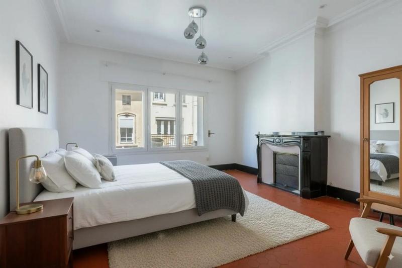 Maison - 216 m² - 6 pièces