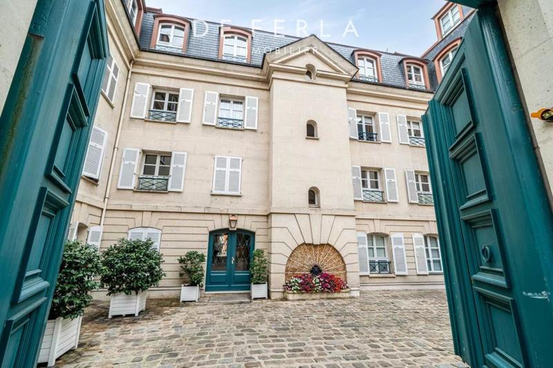 Appartement - 213 m² - 6 pièces