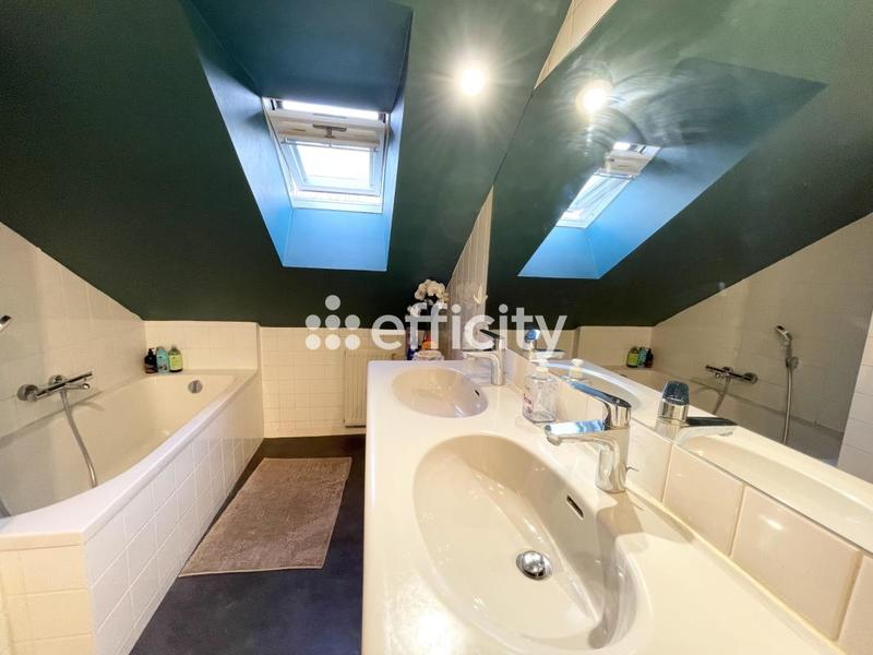 Pavillon - 175 m² - 9 pièces