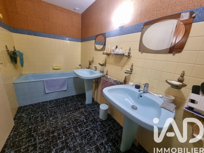 Maison - 254 m² - 6 pièces