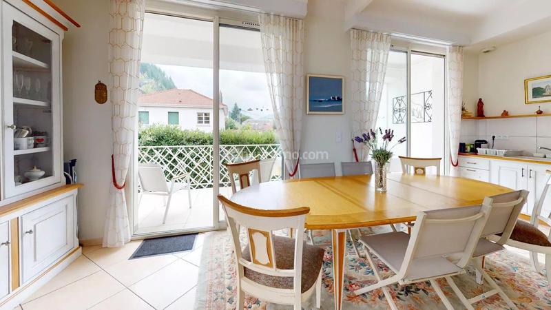 Maison - 285 m² - 7 pièces
