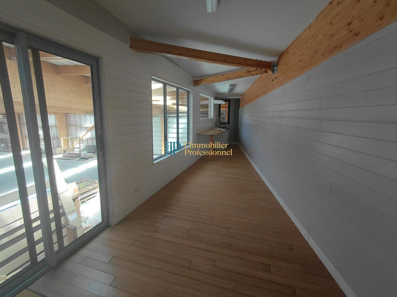 Local d'activités - 867 m²