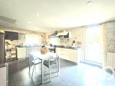 Maison - 180 m² - 5 pièces