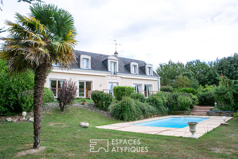 Maison - 241 m² - 9 pièces