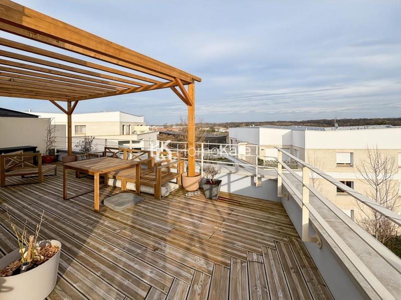 Appartement - 90 m² - 4 pièces