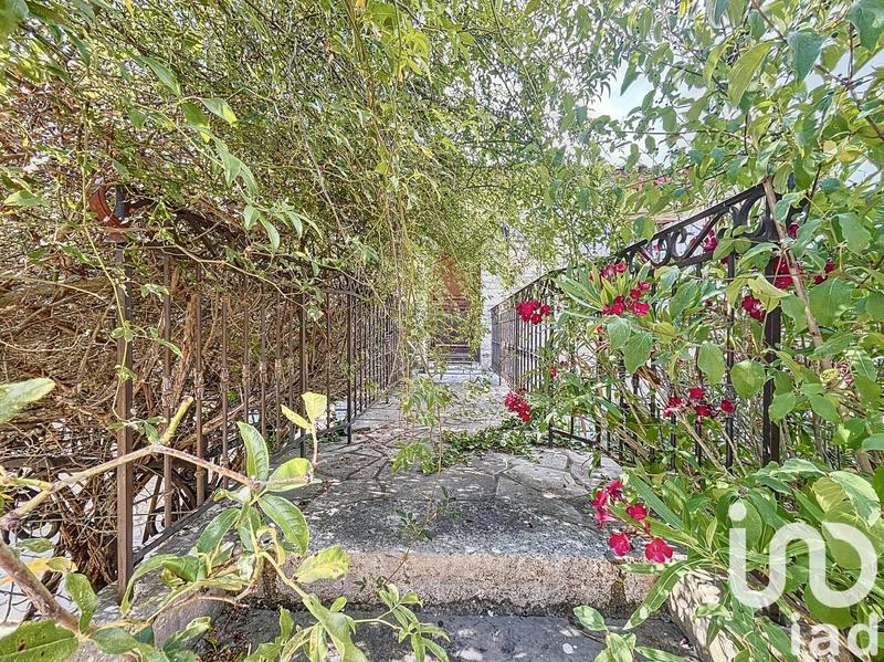 Maison - 350 m² - 11 pièces