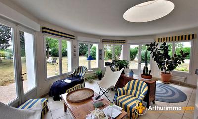 Maison - 180 m² - 8 pièces