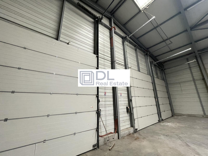 Entrepôt - 3 000 m²