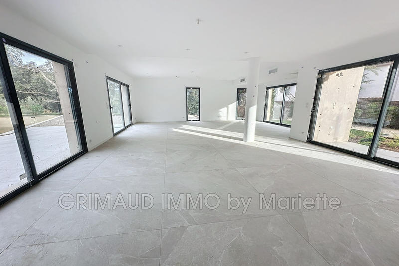 Villa - 240 m² - 5 pièces