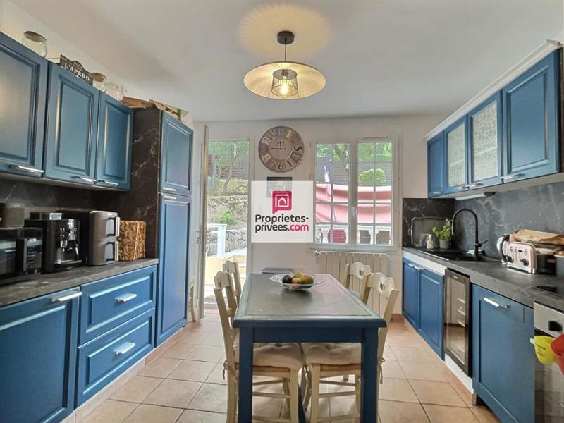 Maison - 205 m² - 8 pièces