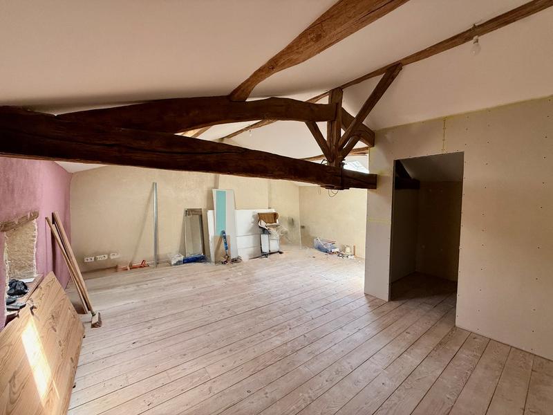 Maison - 219 m² - 6 pièces